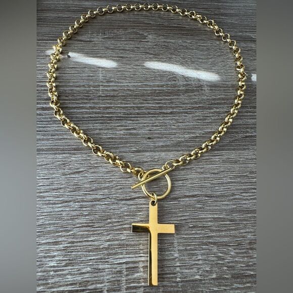 Gold Cross Charm Necklace A1536 - Picture 2 of 4